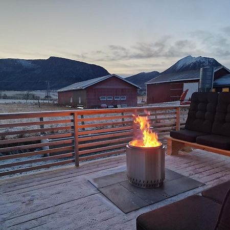 Arctic Lodge Tromvik With Jacuzzi 트롬쇠 외부 사진